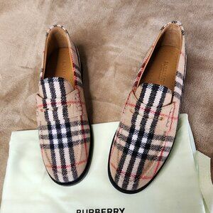 Burberry NWT Hackney Check Penny Loafers, Authentic